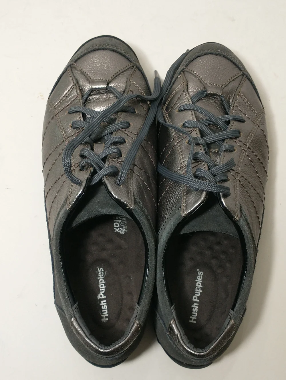 LIKE NEW Hush Puppies Metallic Low Sneaker, Size 9, Artsy, Trendy, Fall Staple